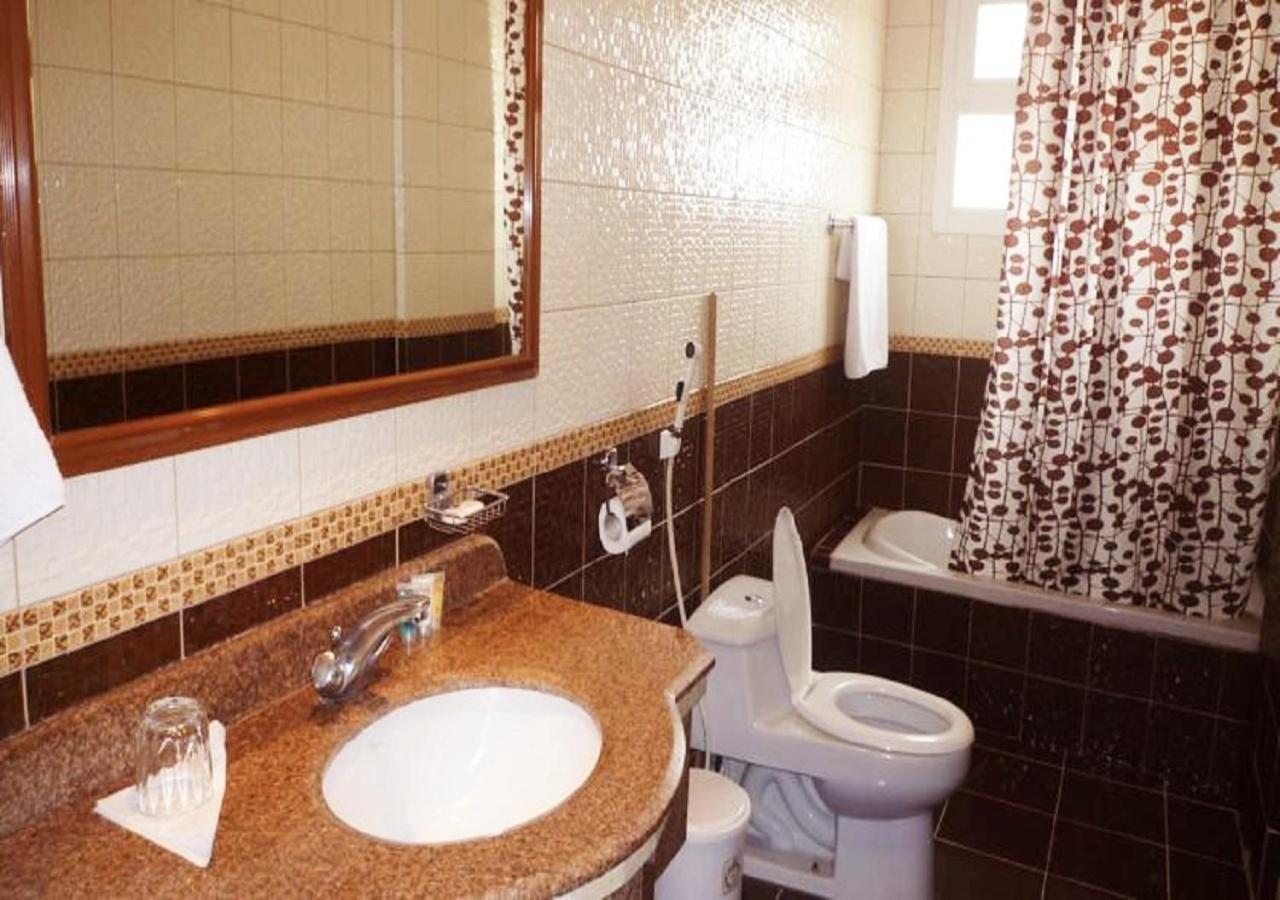 Al Safa Hotel Suites Джазан Екстериор снимка